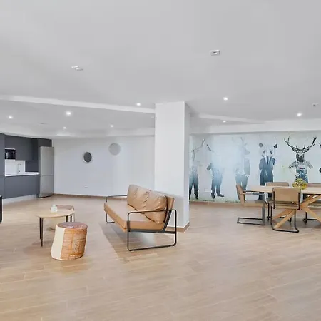Penthouse With Ocean & City View Apartment