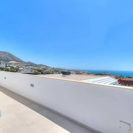Penthouse With Ocean & City View Fuengirola