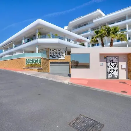 Penthouse With Ocean & City View Apartment *